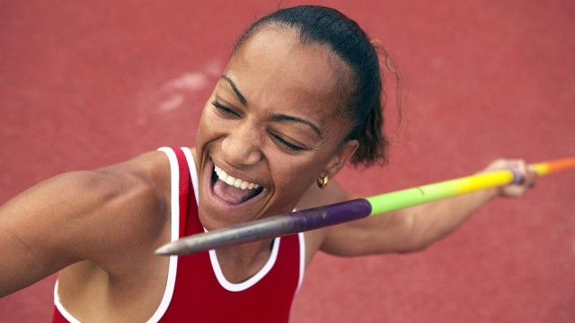 广东宏远主场遭遇惨败，客场之行不顺，广东宏远队主场球馆